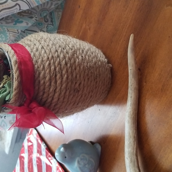 Vase with rope design - Picture 2 of 3